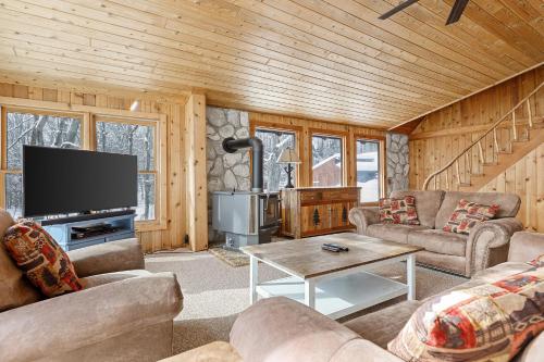 Μια τηλεόραση ή/και κέντρο ψυχαγωγίας στο Crystal Cabin on the Betsie