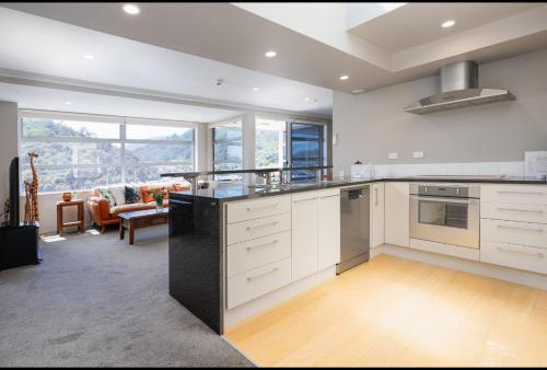 ピクトンにあるAstonishing Views Superb Waterfront Apartmentのギャラリーの写真