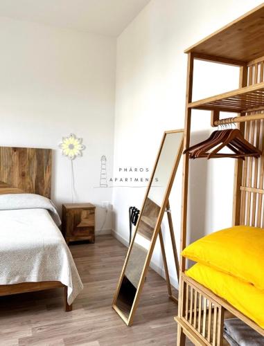 Pharos Apartmentにあるベッド