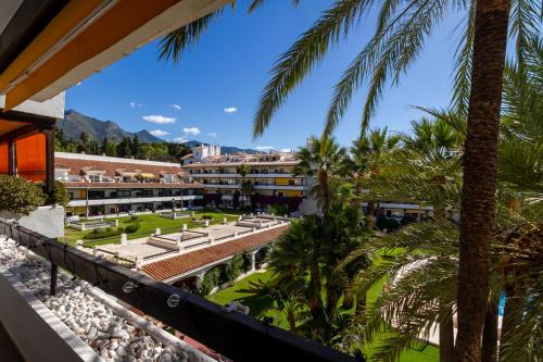 Golden Mile Lux Sea View Suite with Balcony
