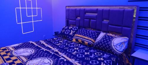 Postel nebo postele na pokoji v ubytování Daprem Luxury Self Contained Apartments