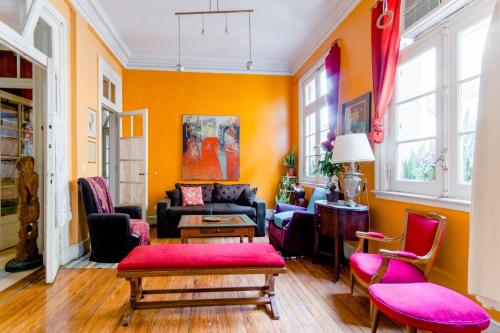 Ruang duduk di Residencia Sarandí, grades cuartos privados en Buenos Aires