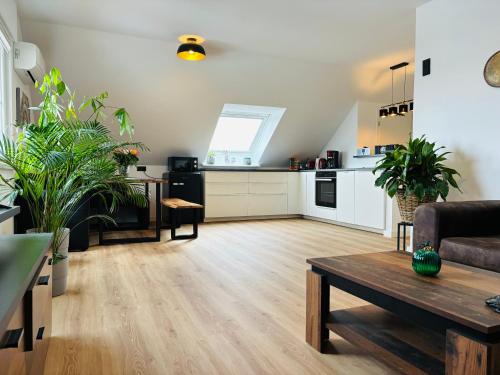 Zentrale Lage, kostenlos Parken, ideal für Pendler, Kinder und Haustiere willkommen!!にあるキッチンまたは簡易キッチン