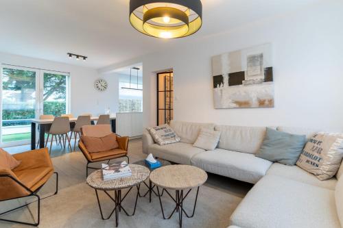 Superb fully renovated semi-detached house for 6 people