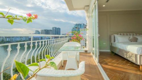 Balkón nebo terasa v ubytování Luxe Paradise Suites Xuan Dieu
