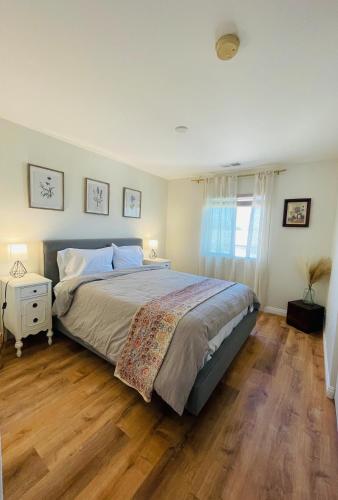Ένα ή περισσότερα κρεβάτια σε δωμάτιο στο 4Bd Spacious Oasis near wineries