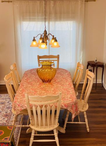 Χώρος καθιστικού στο 4Bd Spacious Oasis near wineries