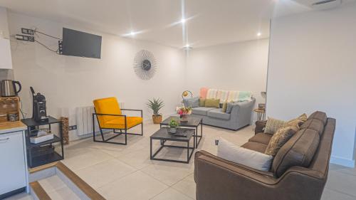 Posezení v ubytování Jacuzzi Terrasse 86 - Terrasse & Climatisation - 4 personnes - BnB Epernay