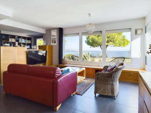 Photo de la galerie de l'établissement Maison de vacances Marseillan avec piscine privée - FR-1-326-844, à Marseillan