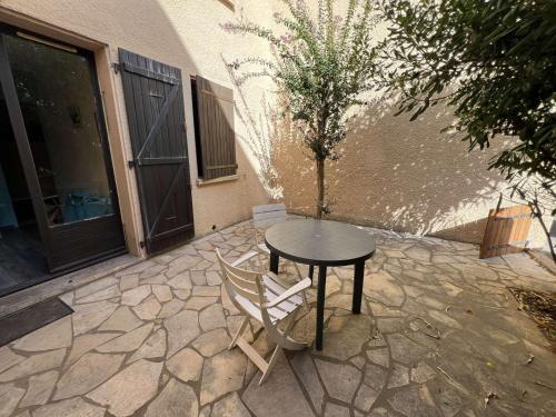 Appartement 2 pièces avec terrasse, parking, proche plage pour 4 personnes - FR-1-701-86