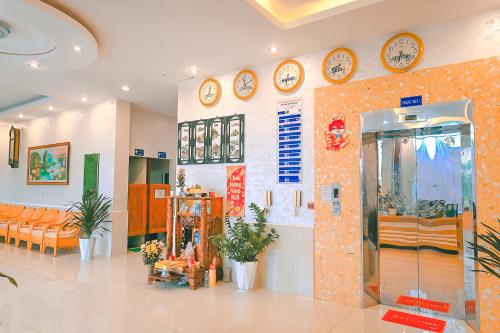 Vstupní hala nebo recepce v ubytování Ngọc Hân Hotel By The Moment