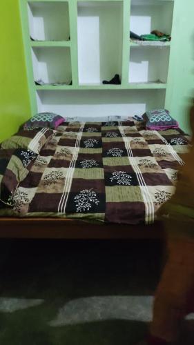 Cama o camas de una habitación en Daya Home Stay 1 km to Sangam Mahakumbh