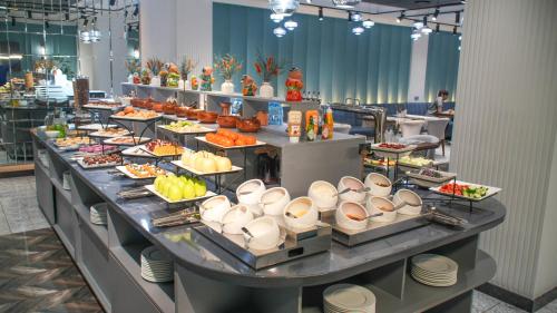 ホテルの敷地内または近くでの食事または食べ物