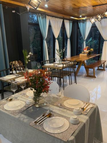 Restoran atau tempat lain untuk makan di CASA AGUELO Chocolate Hills