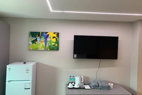 TV o dispositivi per l'intrattenimento presso Hotel Kaya Puerto Galera