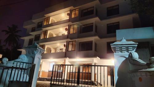 Un balcón o terraza en Heights Inn