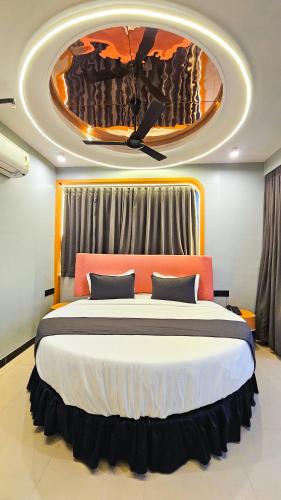 Postel nebo postele na pokoji v ubytování Hotel Nova Stays