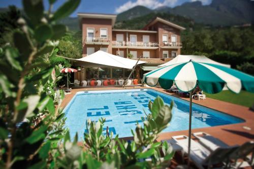 Swimmingpoolen hos eller tæt på Hotel Luna Rossa