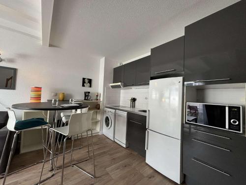 Photo de la galerie de l'établissement Appt 2 pièces LA ROCHELLE - LR030-C222, à La Rochelle