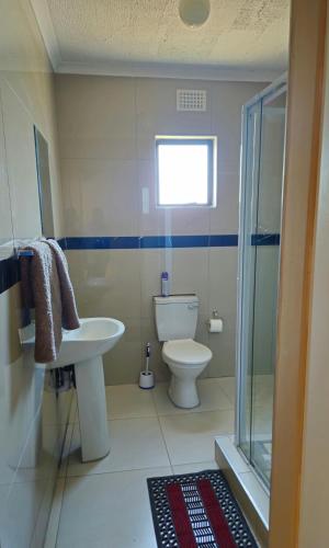 Ένα μπάνιο στο Phelelani Lodge Jozini