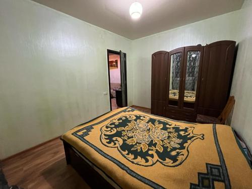 Postel nebo postele na pokoji v ubytování მთის და ზღვის სავანე