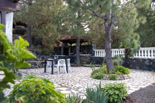 VV Luna Hiking & Nature House