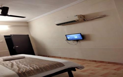 TV a/nebo společenská místnost v ubytování Hotel Sarika
