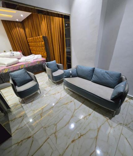 Gallery image of Kingsgate Luxury Suites in Asese