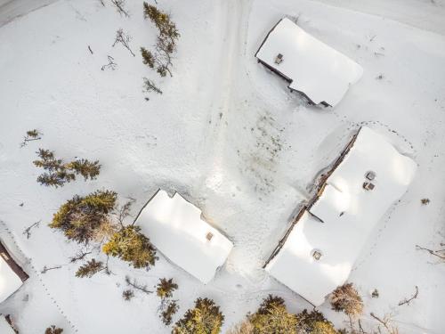 an aerial view of a building in the snow at Trysilfjellet Nord 356 A in Trysil