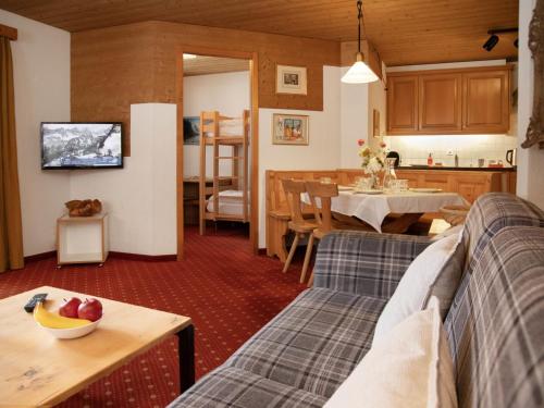 Posezení v ubytování Apartment Chalet Abendrot apARTments-30 by Interhome