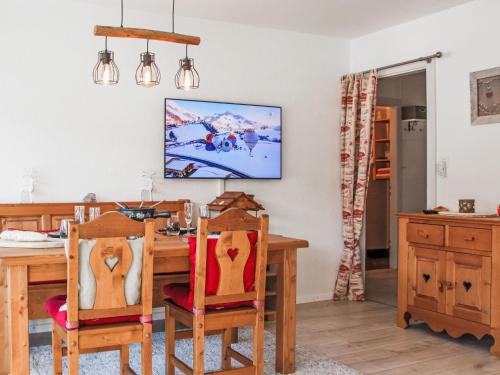 Apartment Aiglon E2 by Interhome
