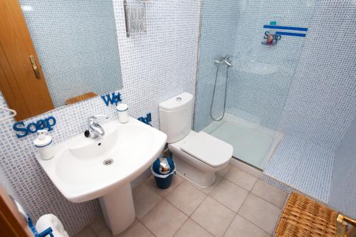 Ванная комната в Corralejo Main Street Apartment