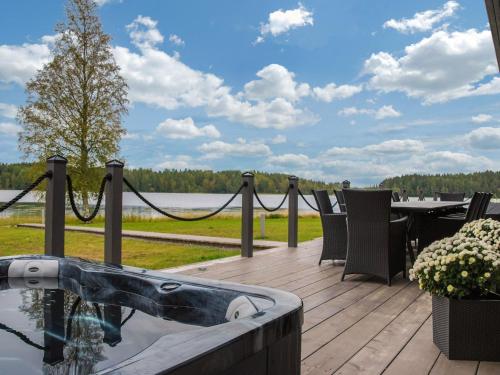 Fotografie z fotogalerie ubytování Holiday Home Villa karhentimantti by Interhome v destinaci Karhe