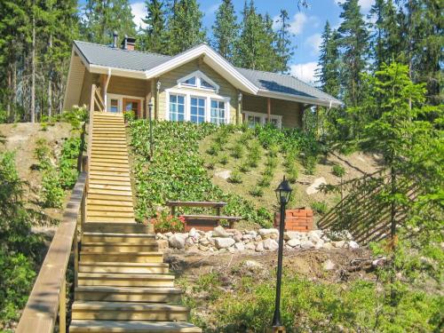 En have udenfor Holiday Home Villa valo by Interhome