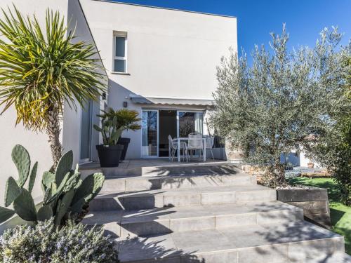 Holiday Home à Boujan sur Libron by Interhome