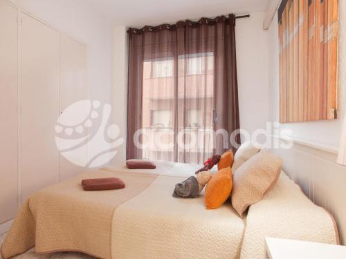 Ideal Location in L'Eixample! - Walk to Sagrada Familia and Barcelona Old Town!