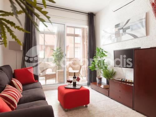 Ideal Location in L'Eixample! - Walk to Sagrada Familia and Barcelona Old Town!