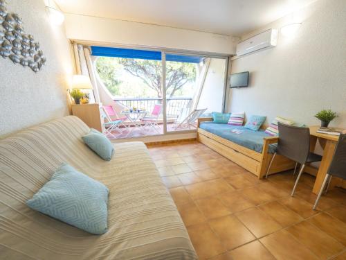 Studio Escale Port-5 by Interhome