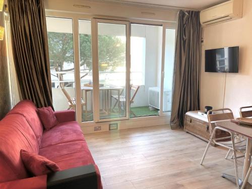Studio Le Trianon by Interhome