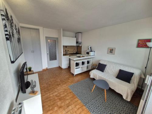 La Désirade J, Studio rénové avec parking, centre port