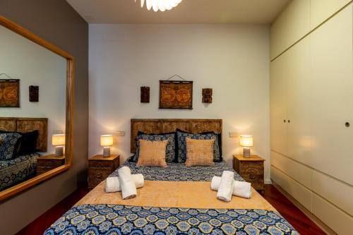 Paradise, by the Cathedral & Alcazar