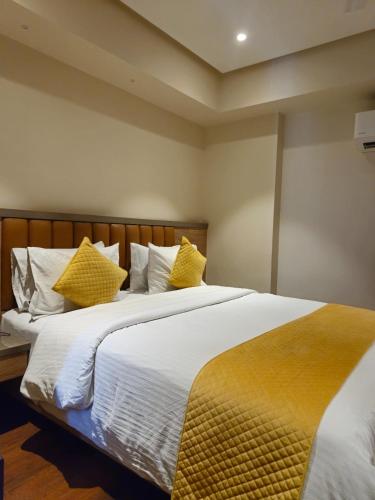Ένα ή περισσότερα κρεβάτια σε δωμάτιο στο Hotel Season 4 -3-star hotel