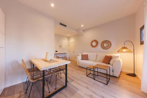 Bravissimo Calderers El Llop, with river views