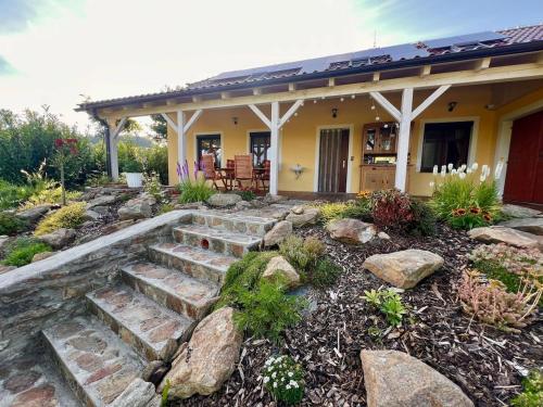 Peaceful cottage on the edge of the Bohemian Forest