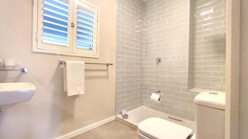 Koupelna v ubytování Shore Break 12 Gleneagles , Salt Rock