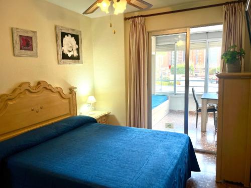 Amplio apartamento con piscina y pistas de tenis en Benidorm