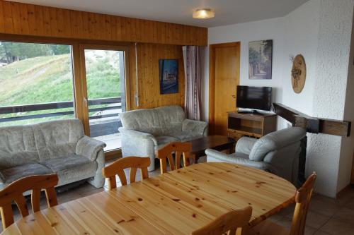 Mont-Rouge E 010 - VIEW apartment 8 pers