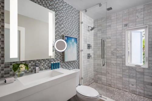 Un baño de Sandals Royal Bahamian All Inclusive - Couples Only