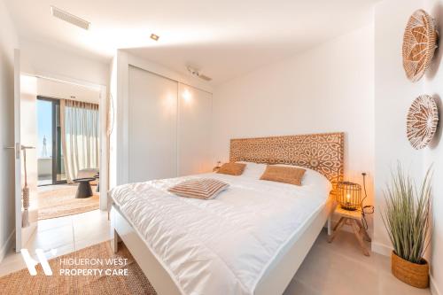 CostaVale - Penthouse with Sea View and Pool, Higuerón West