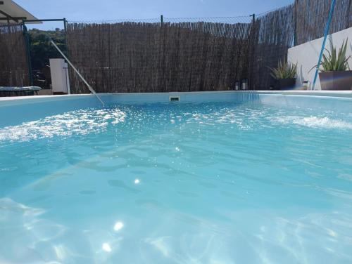 Bazén v ubytování Casa Carmela axarquia nebo v jeho okolí